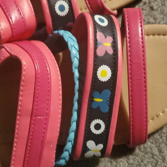 Sandals 2 Avon butterfly multi colored match everything - Picture 8 of 8